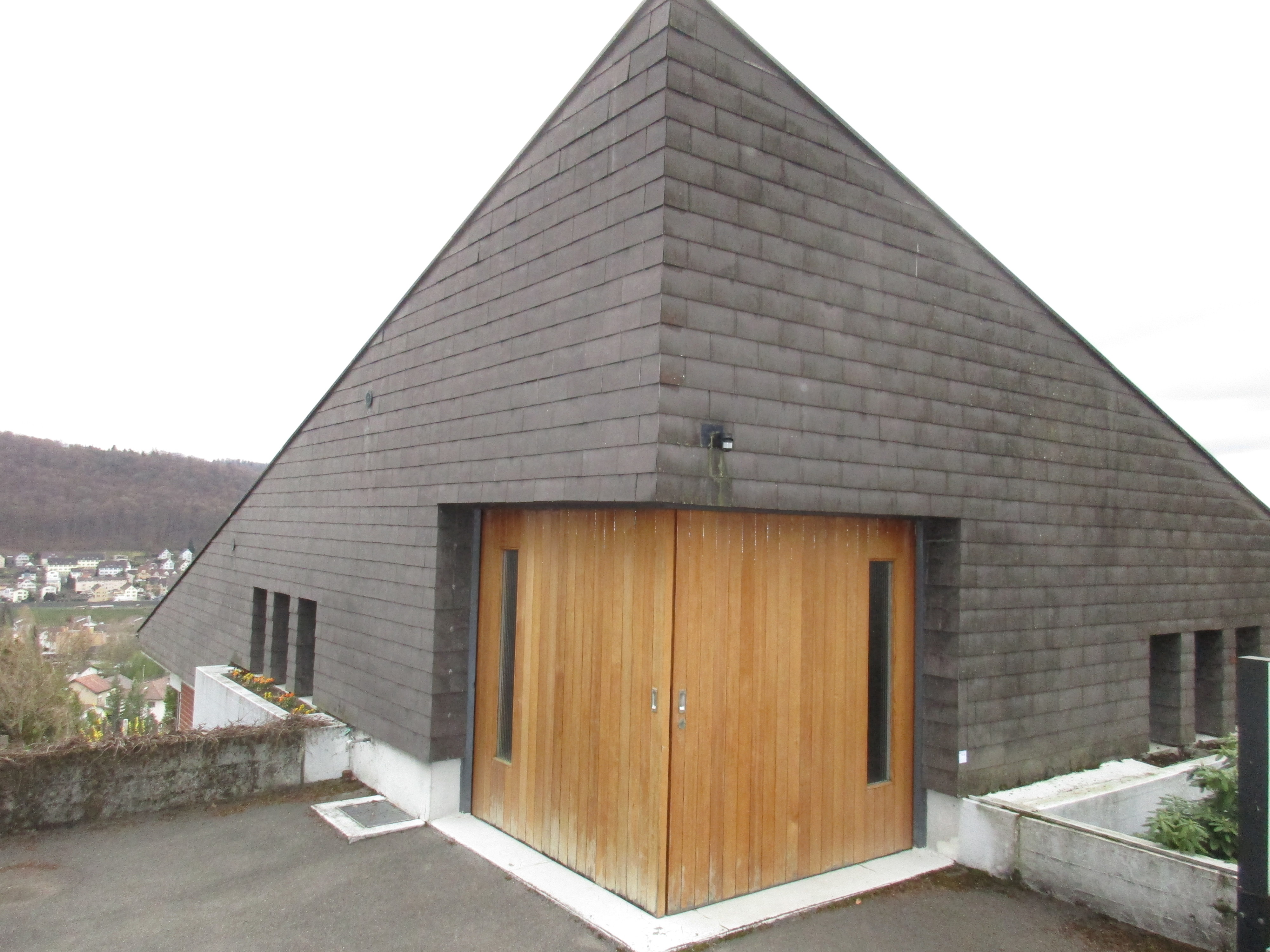 L’amiante sur le toit : détecter les risques et faire appel à un professionnel  